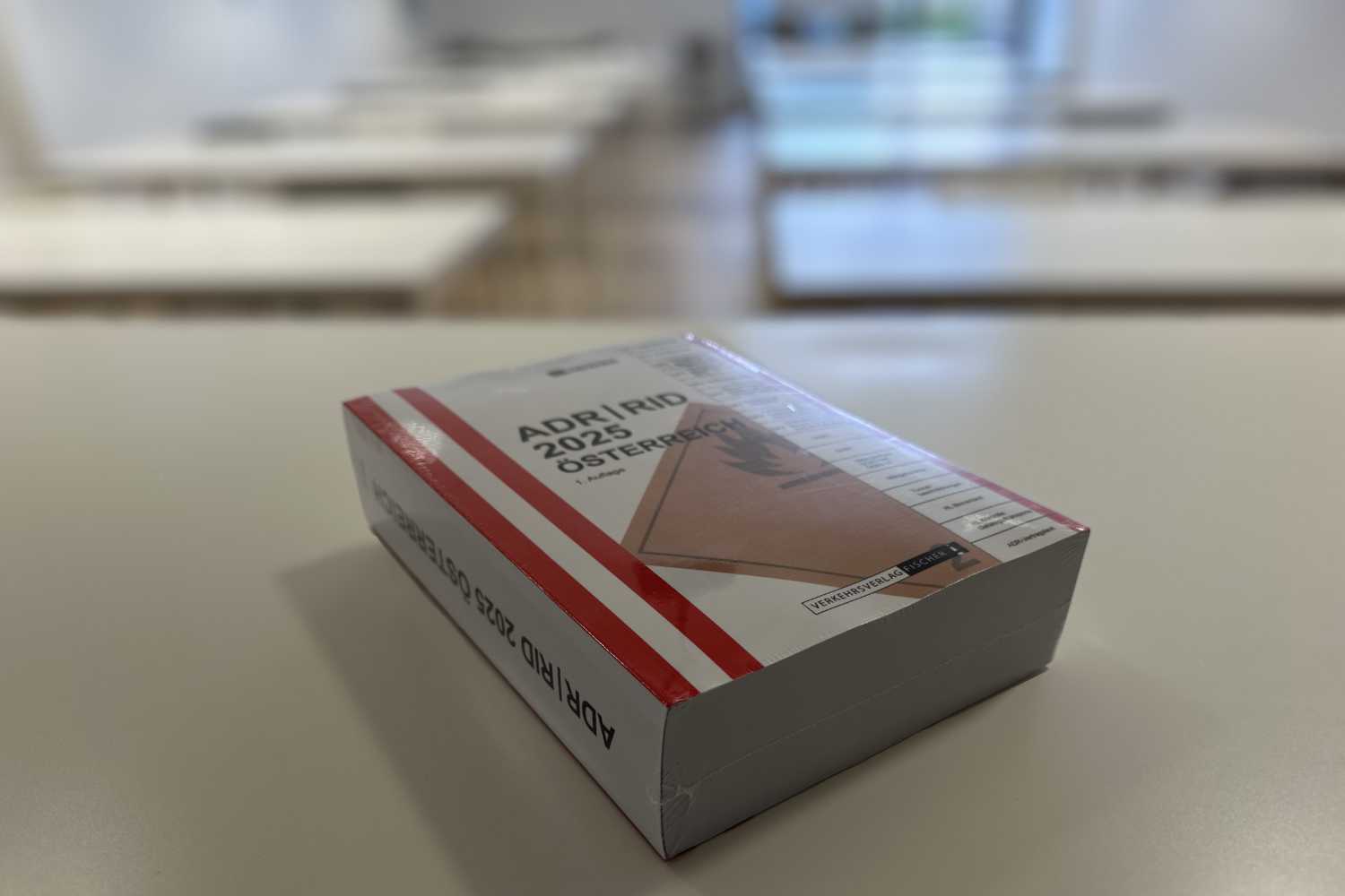 ADR RID Buch im Lehrsaal IMO IMDG IATA DGR DGS