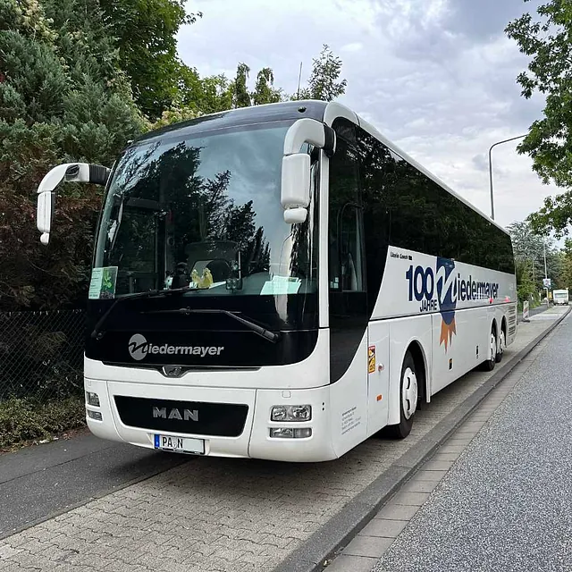 Niedermayer Bus